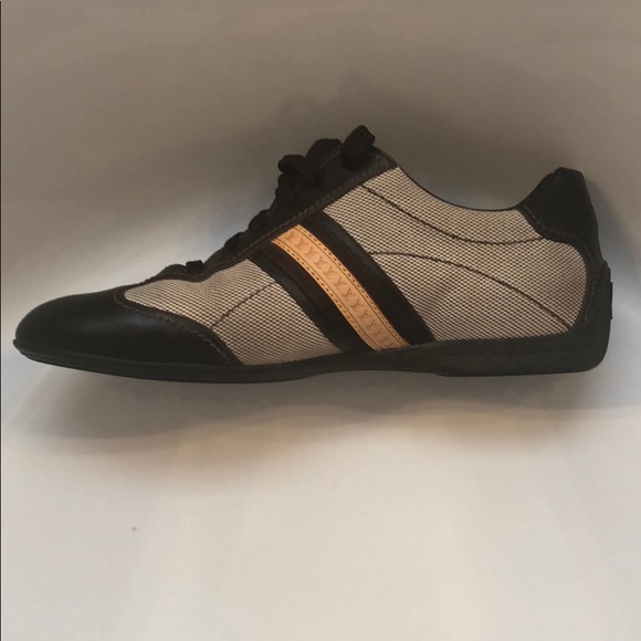 Men’s Louis Vuitton shoes size 7. Great condition - Picture 3 of 7